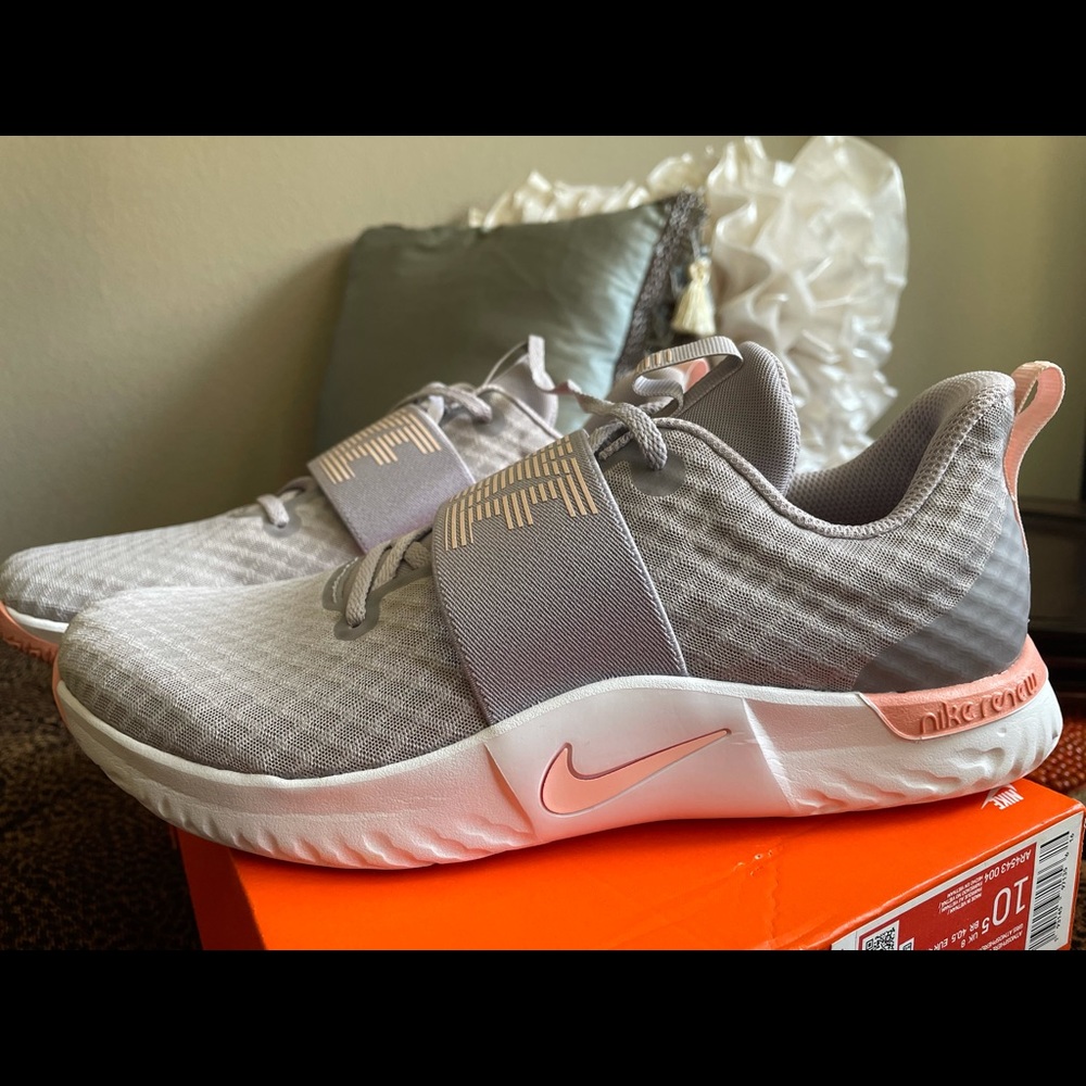 🔥 NWT Nike In-Season TR 9 Grey/Pink